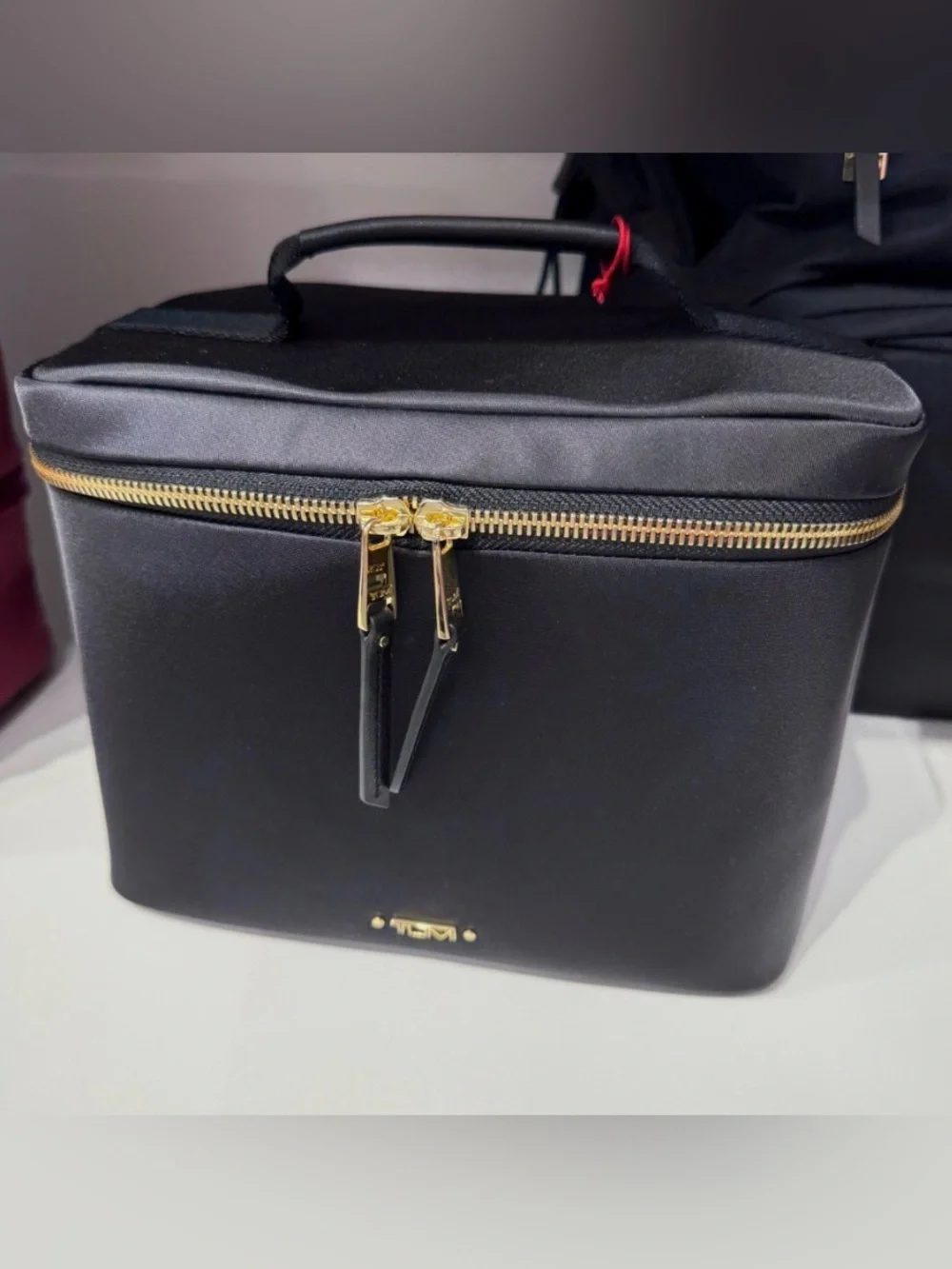 NEW Tumi Voyageur LARGE 7.0” x 9.0” Nylon Train Case Cosmetic Bag BLACK w/ GOLD
